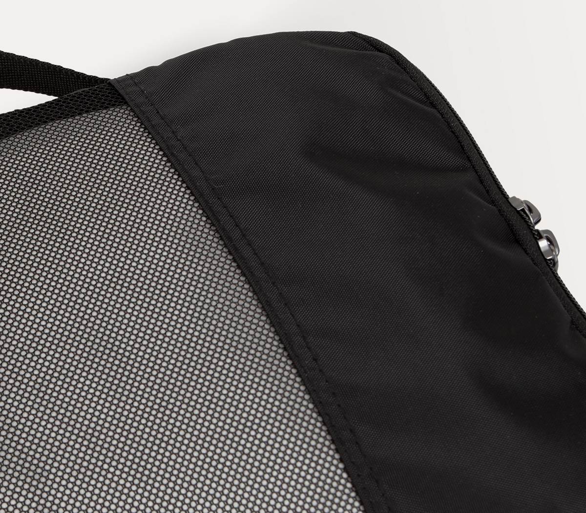 Water resistant to stains and spills